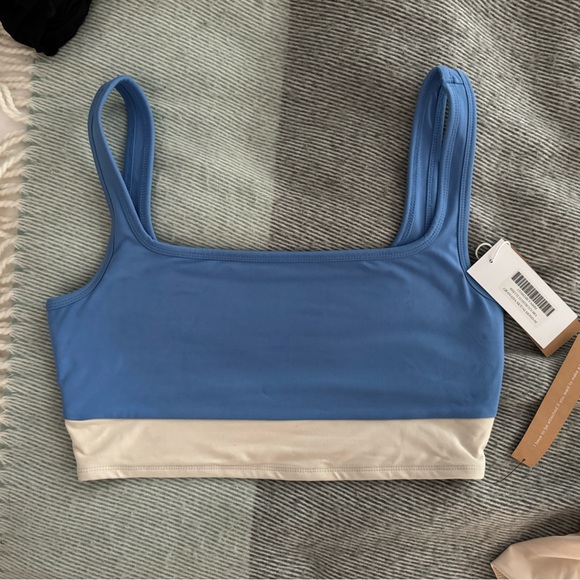 Reformation EcoStretch Bra and 5 inch bike shorts in Granada Sky/Almond size M - Picture 2 of 4